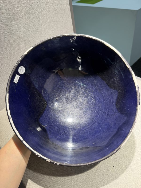 明崇祯 茄皮紫釉暗刻龙纹大碗 - 图2