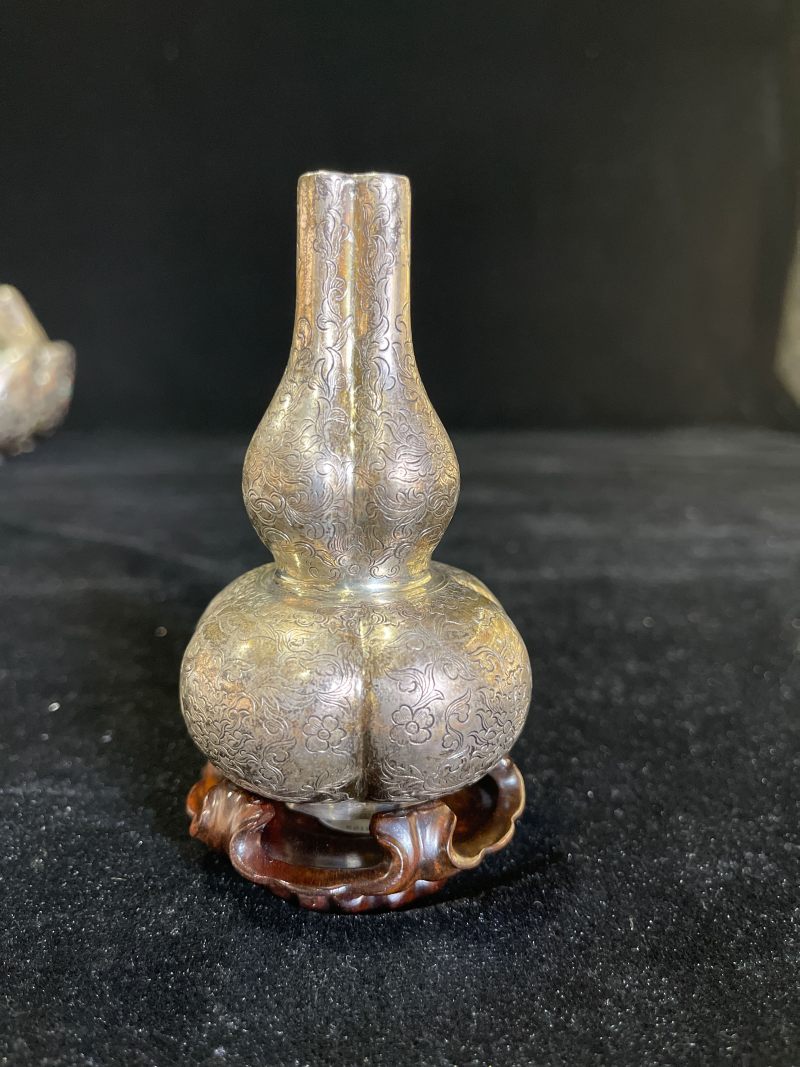 清 银制花卉纹葫芦 - 图3