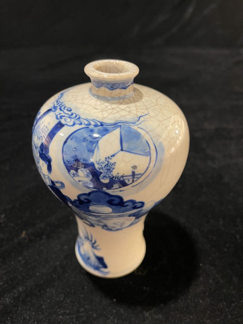 清康熙 青花仕女图梅瓶 - 图3