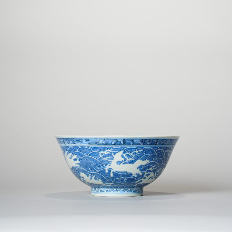 清光绪 青花海八怪纹碗 - 图1