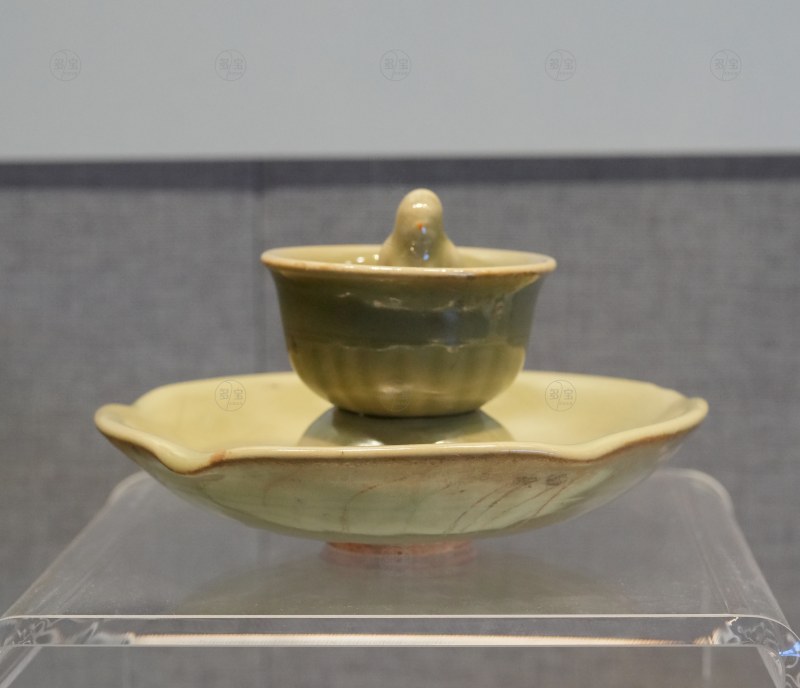 元 龙泉窑青釉划花堆塑公道杯 - 图3