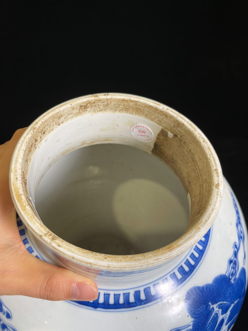 清康熙 青花六合同春图大罐 - 图4