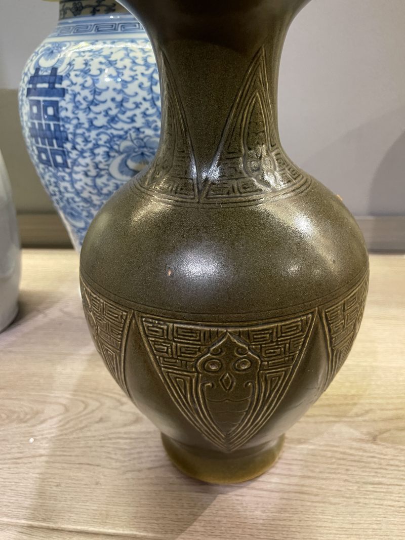 清 青花囍字罐、粉彩诗文瓶、茶叶末釉瓶、豆青釉瓶一组4件 - 图3