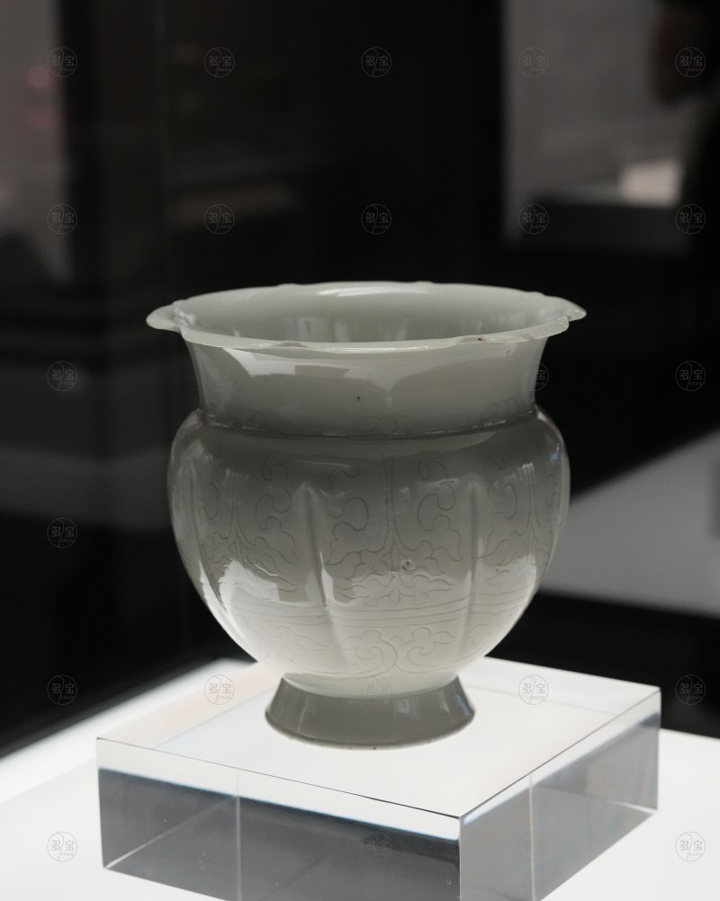 宋 景德镇窑影青釉葵口渣斗