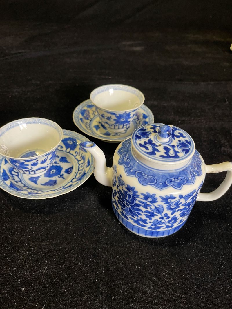 清光绪 青花壶、杯、碟一套5件 - 图9