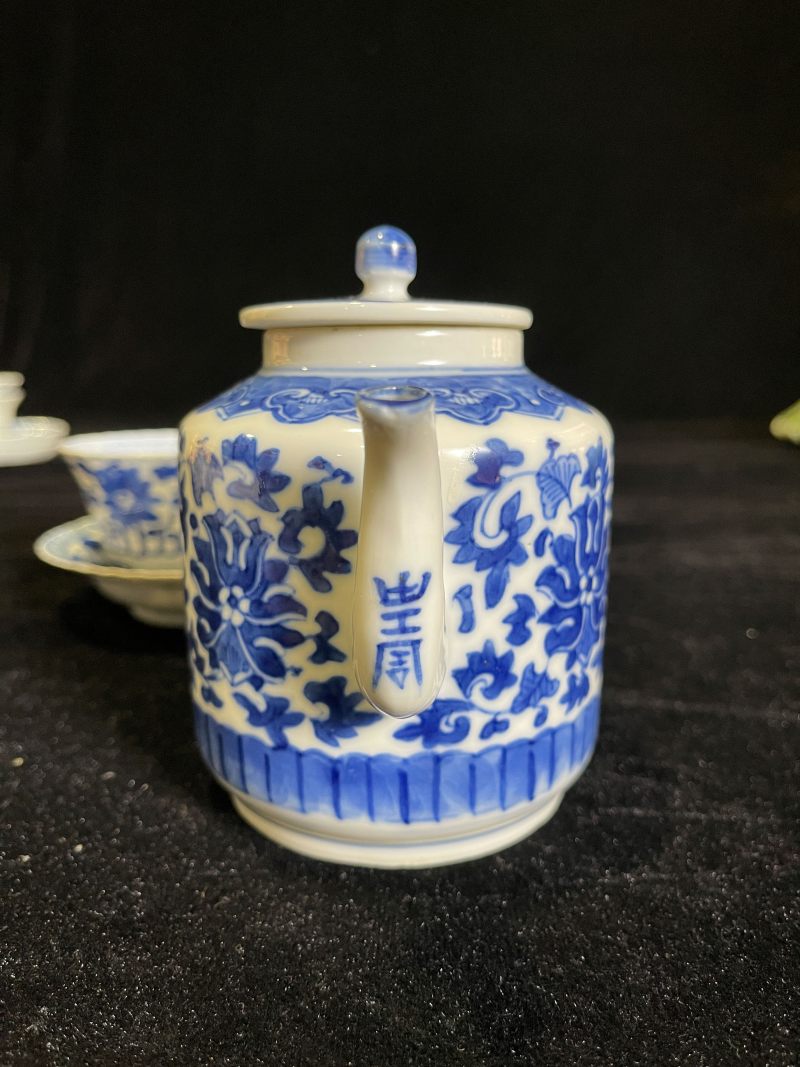 清光绪 青花壶、杯、碟一套5件 - 图11