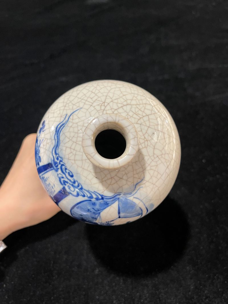清康熙 青花仕女图梅瓶 - 图4