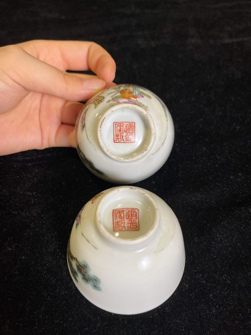 清道光 粉彩刘海戏金蟾纹杯一对 - 图4