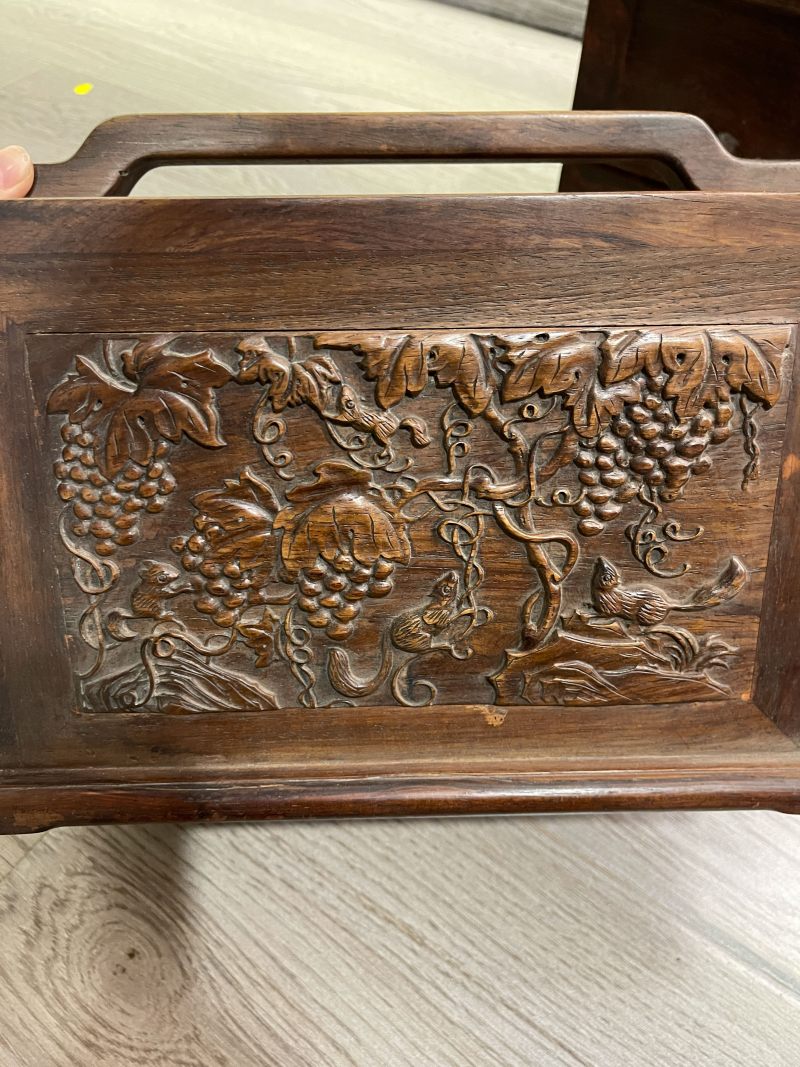 硬木松鼠葡萄提梁盒 - 图6