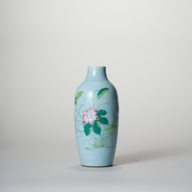 清雍正 天蓝釉粉彩花卉纹瓶 - 图1