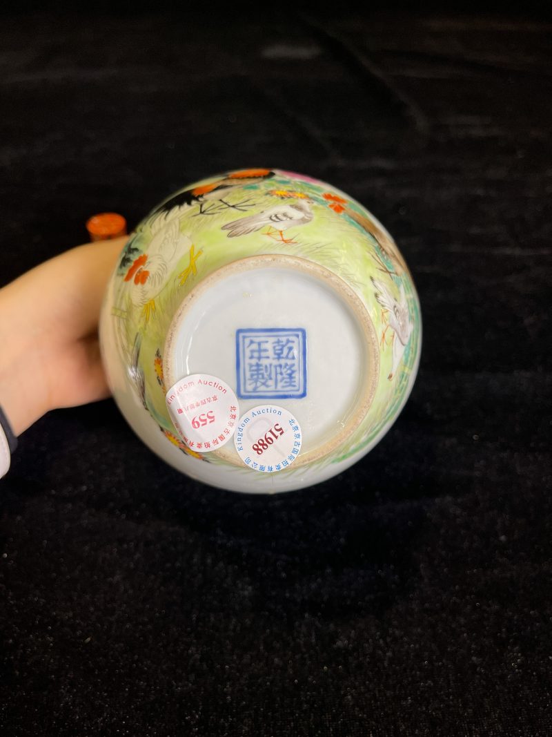 民国 粉彩洞石花鸟纹瓶 - 图7