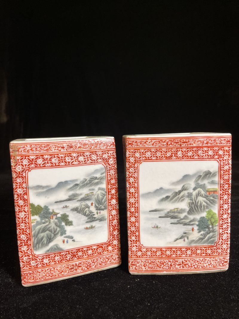 民国 洋彩锦地开光山水诗文四方笔筒一对 - 图3