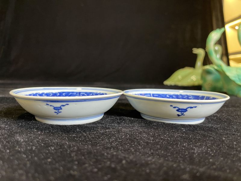 清乾隆 青花拐子龙纹盘一对 - 图3