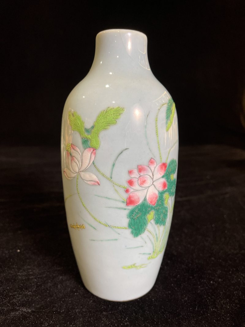 清雍正 天蓝釉粉彩花卉纹瓶 - 图2