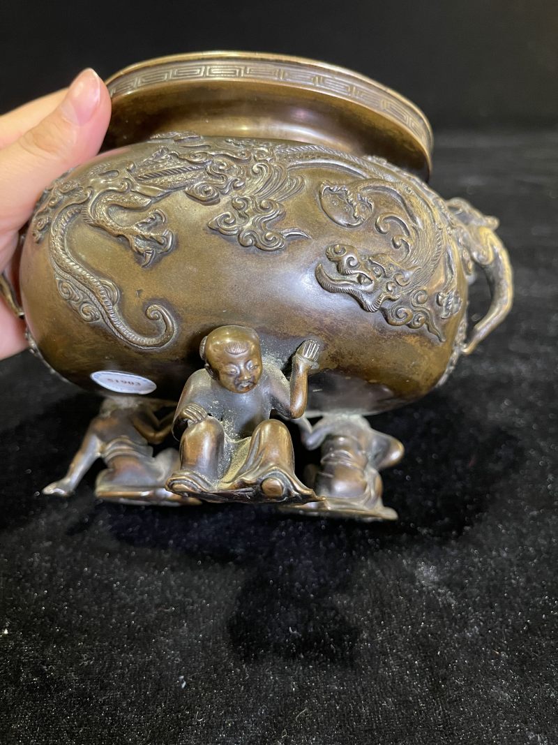 清 铜双兽耳龙凤纹三足炉 - 图5