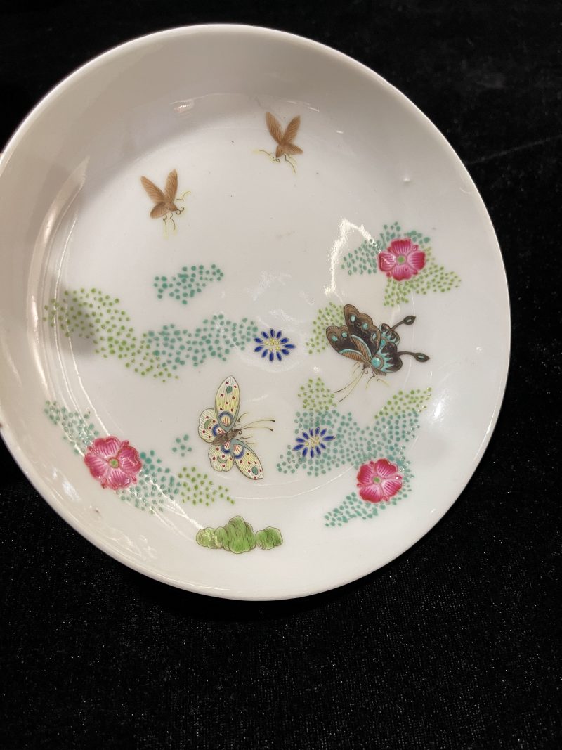 清道光 粉彩花蝶纹盘 - 图3