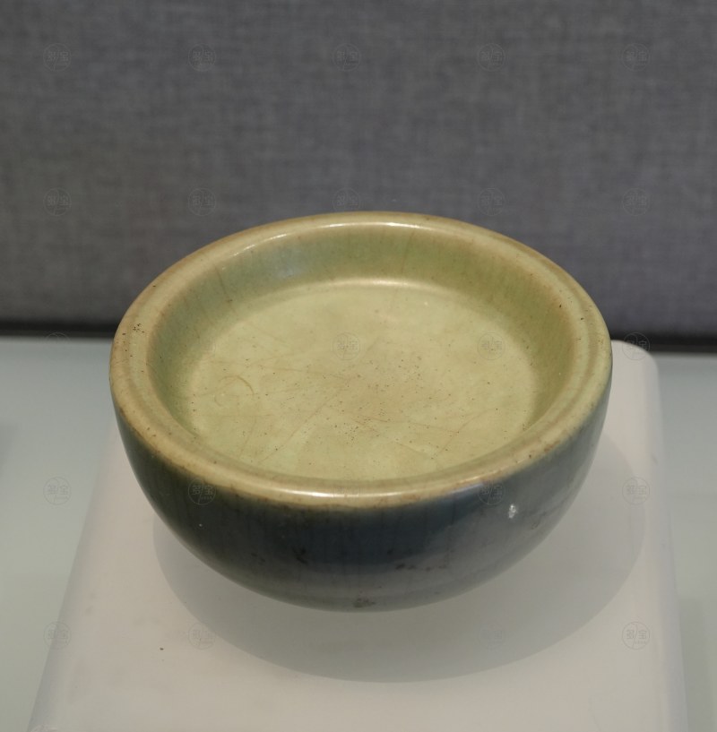 明 龙泉窑青釉诸葛碗