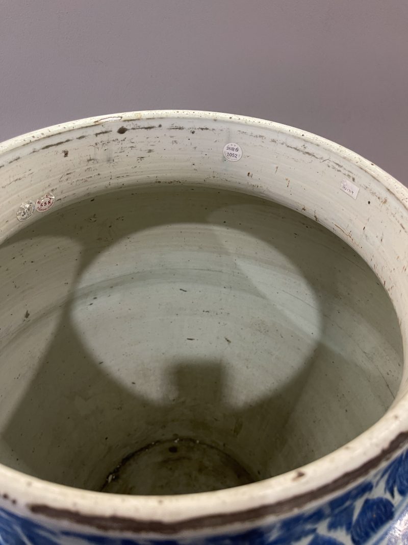 清康熙 青花痕都斯坦纹样大丰肩罐 - 图4