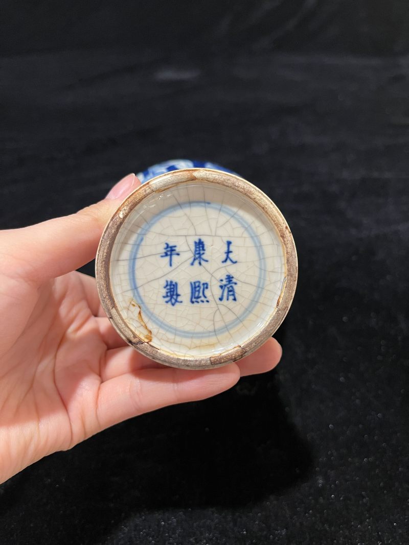 清康熙 青花仕女图梅瓶 - 图5