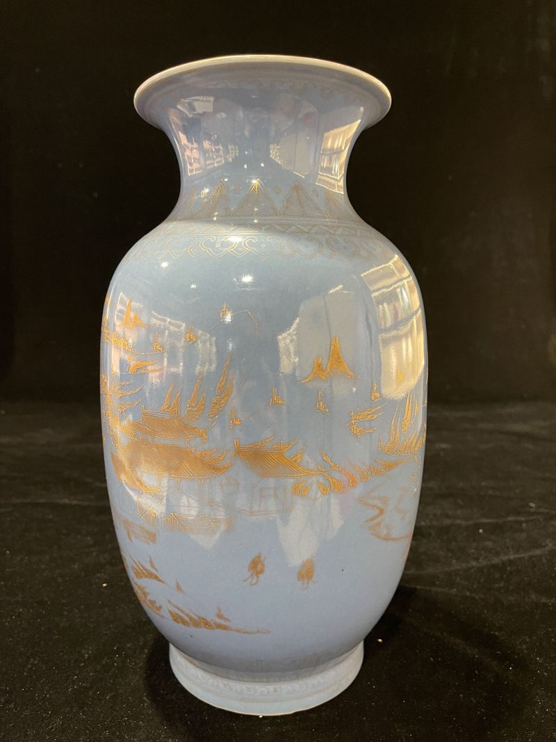 清中期 蓝釉描金山水灯笼瓶 - 图3