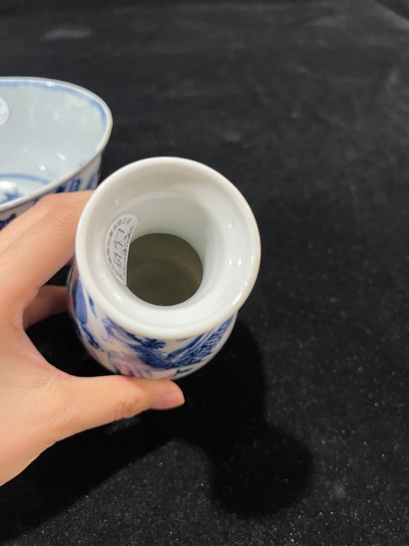 清 青花山水纹香炉、花卉纹碗、龙凤纹小瓶一组3件 - 图4