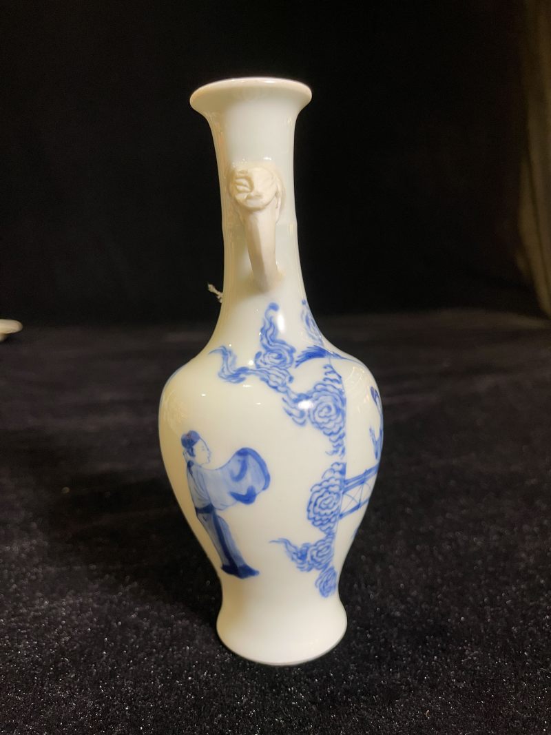 清康熙 青花仕女图双耳瓶 - 图3