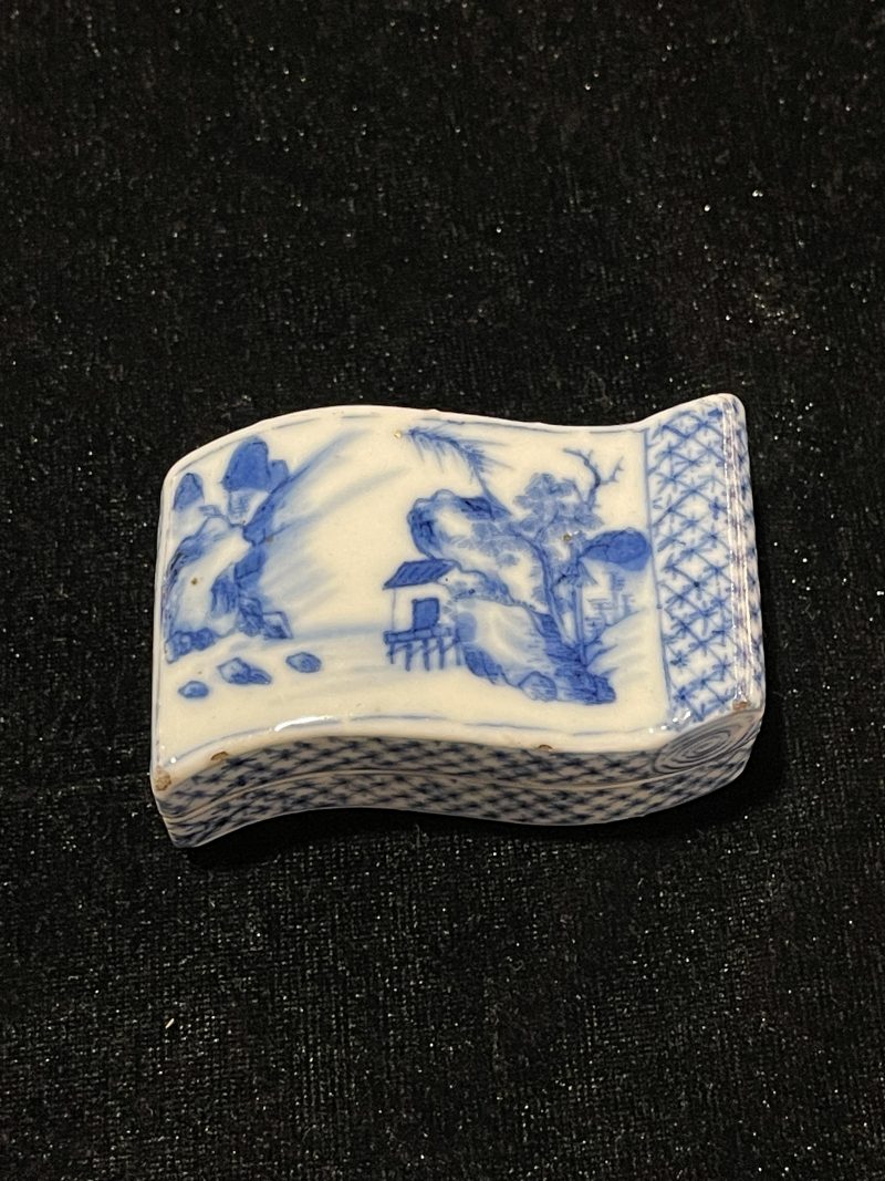 清道光 青花山水纹盖盒 - 图2