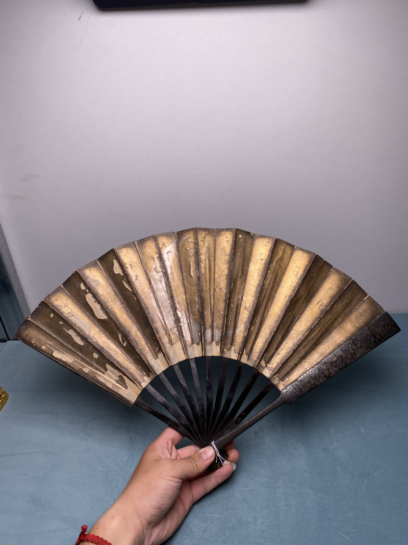 清早期 铁鋄金银游鱼纹扇 - 图17
