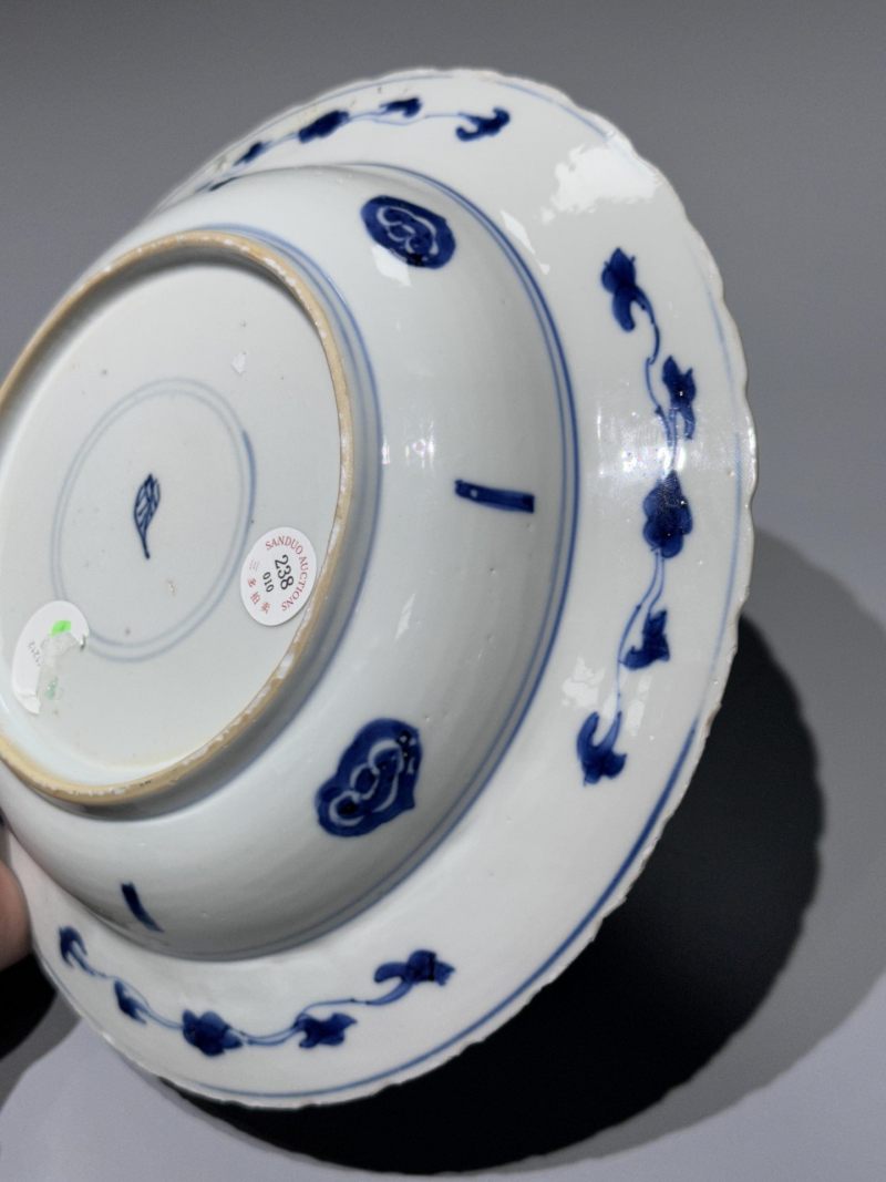    清康熙 青花博古花卉纹盘 - 图8
