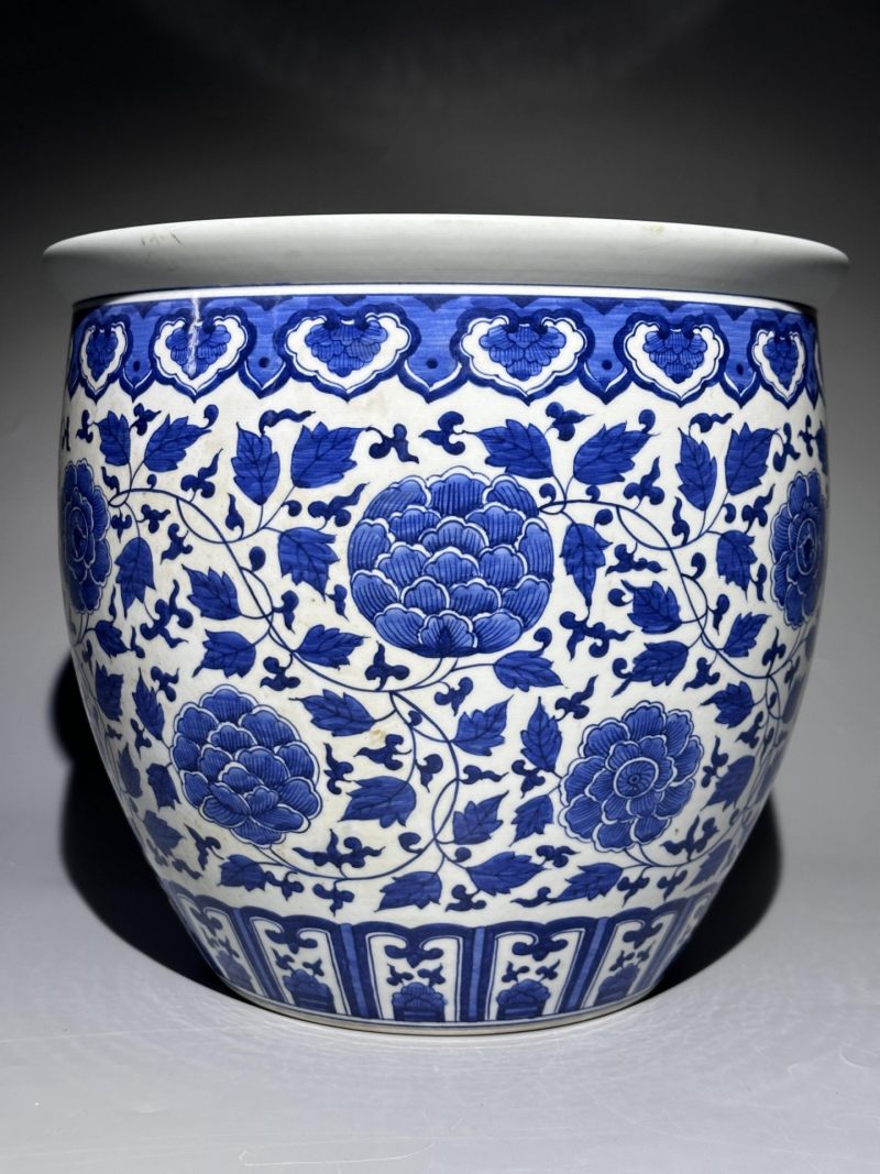    青花缠枝牡丹纹大缸 - 图7