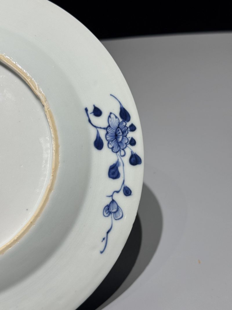    清康熙 青花人物纹盘 - 图8