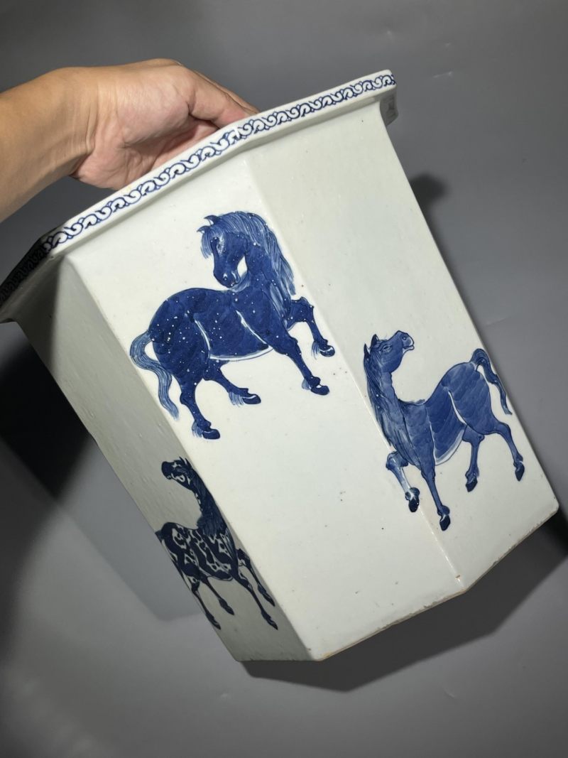    清道光 青花八骏图花盆 - 图4