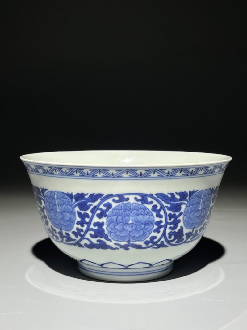    清嘉庆 青花缠枝花卉纹碗 - 图3