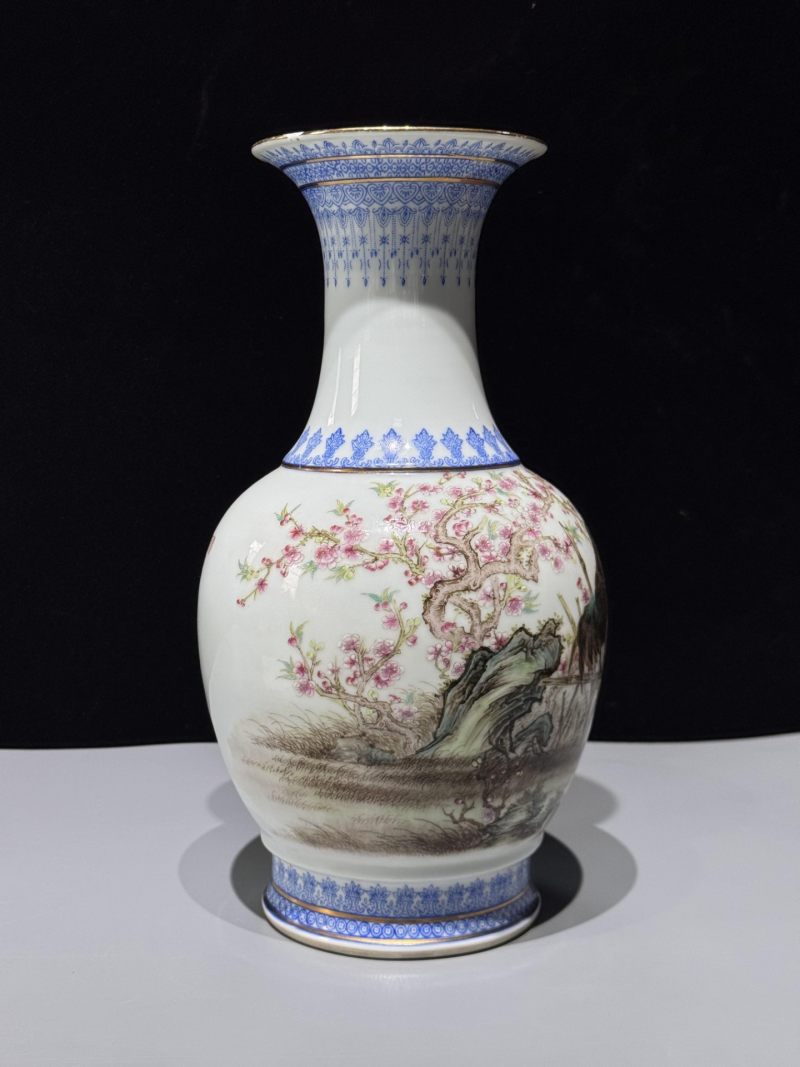    余翰青作品 粉彩雄鸡报春纹赏瓶 - 图6