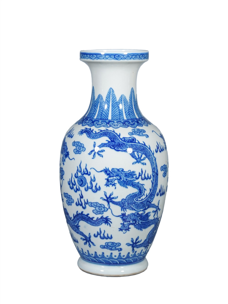    青花云龙纹盘口瓶