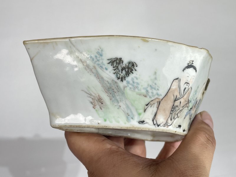 清 浅降彩人物诗文海棠型碗 - 图5