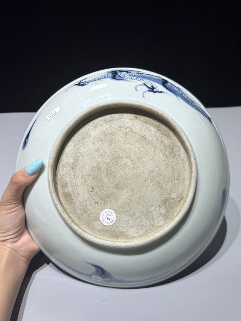    清乾隆 青花过墙龙纹大盘 - 图7