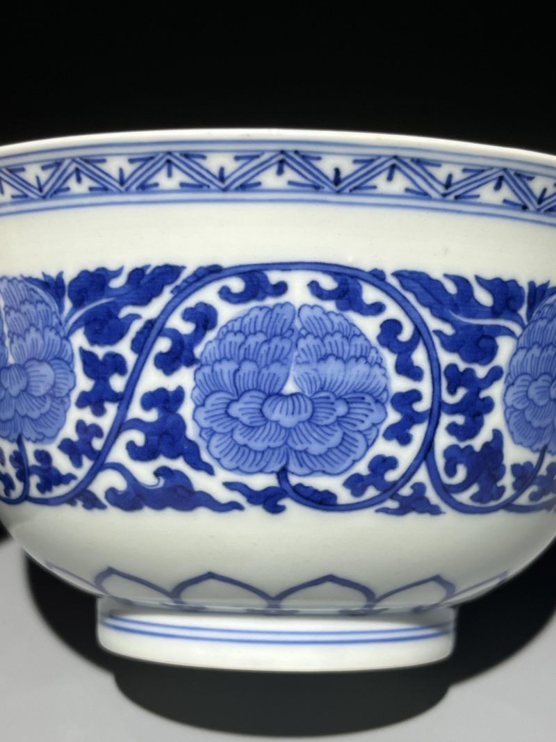    清嘉庆 青花缠枝花卉纹碗 - 图7
