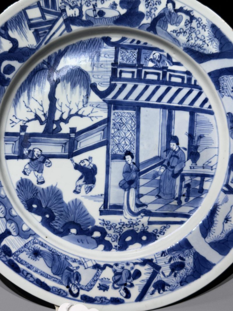    清康熙 青花三娘教子图盘 - 图5
