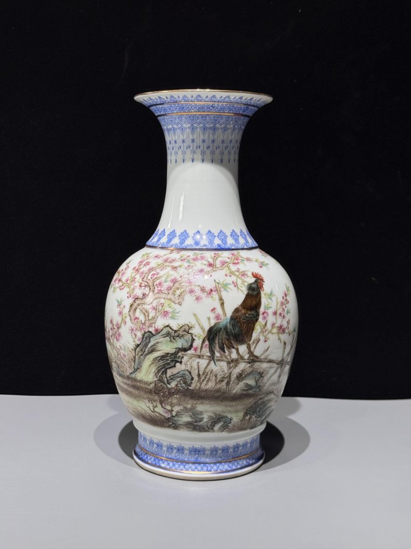    余翰青作品 粉彩雄鸡报春纹赏瓶 - 图2