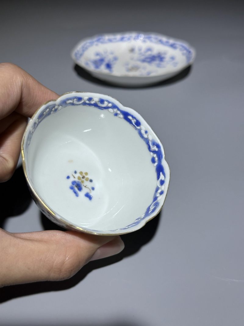    清乾隆 蓝料花卉纹杯碟一组两件 - 图6