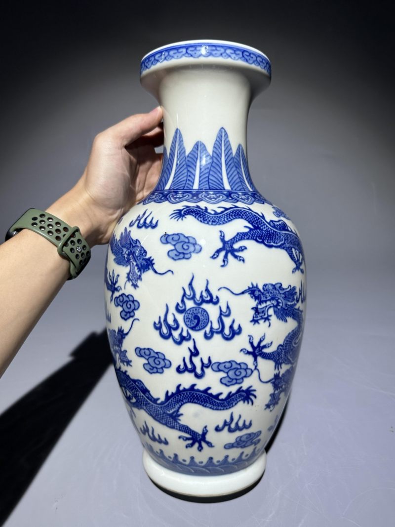    青花云龙纹盘口瓶 - 图7