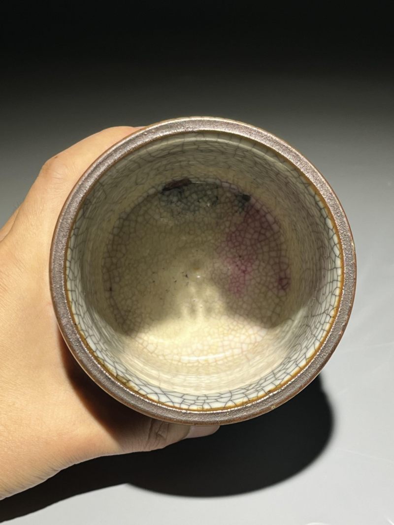    清雍正 哥釉铁锈花笔筒 - 图8