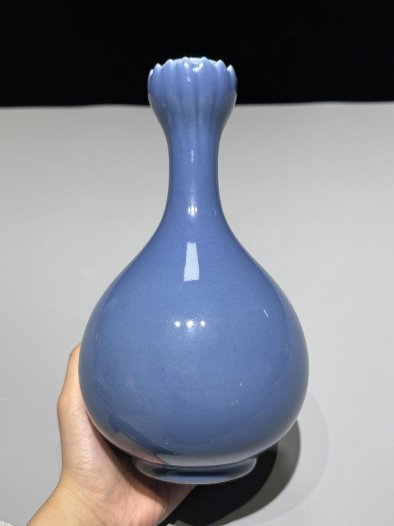    清晚期 天蓝釉蒜头瓶 - 图4