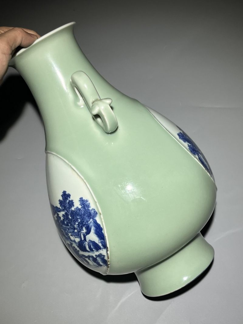    清晚期 青釉开窗青花山水纹双耳瓶 - 图4