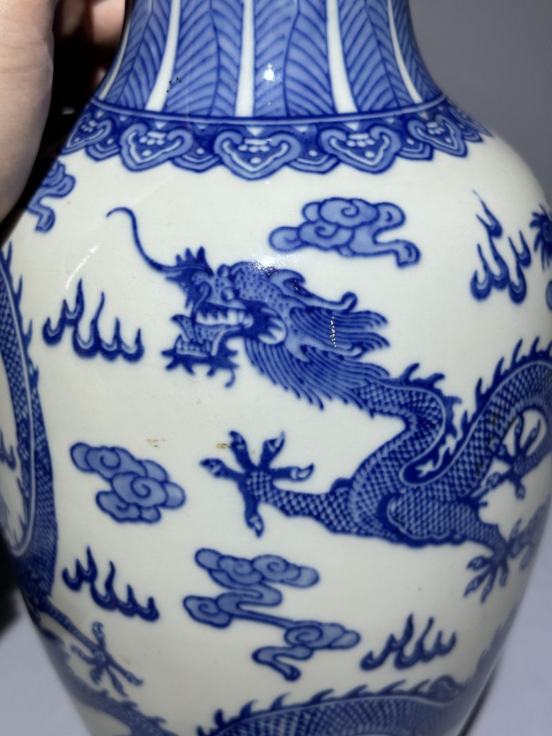    青花云龙纹盘口瓶 - 图8
