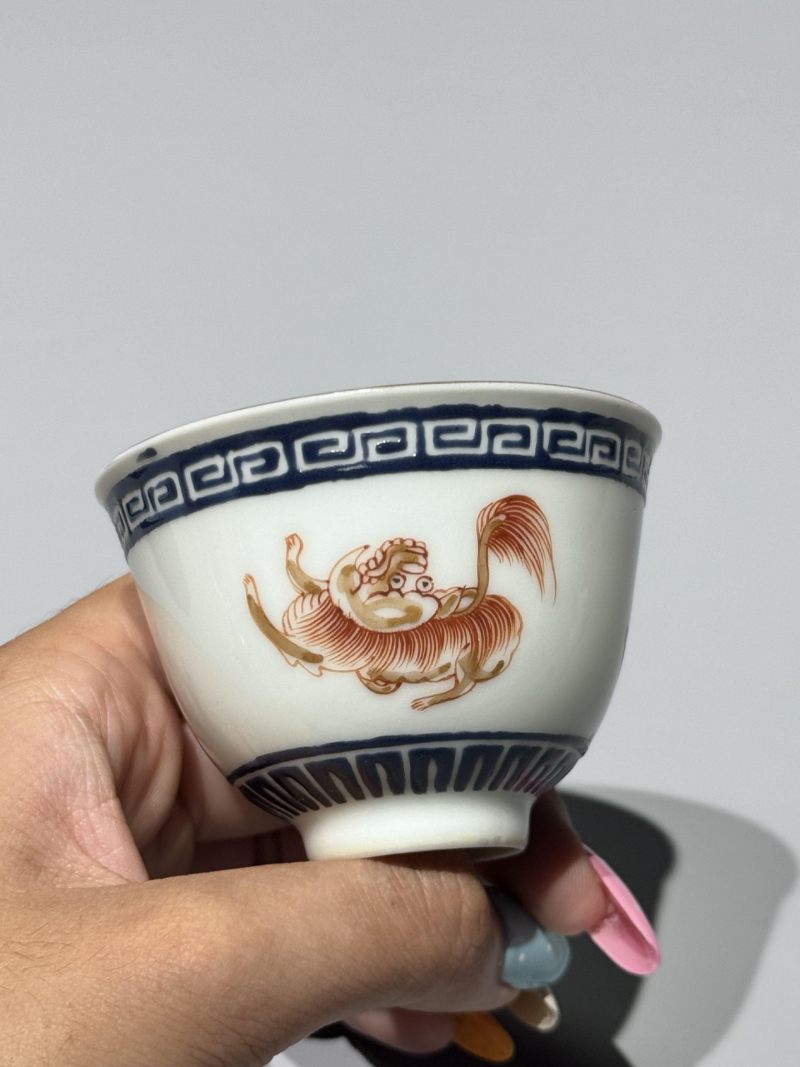    清中期 青花矾红狮子纹杯一对 - 图7