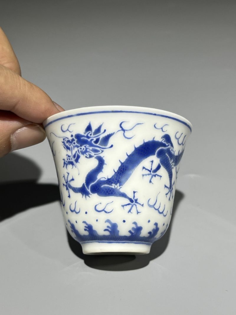    清光绪 蓝料彩双龙赶珠纹铃铛杯 - 图2