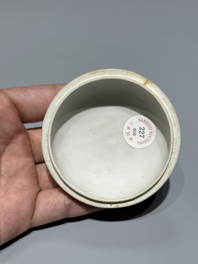    清晚期 素胎浮雕海水云龙纹印泥盒 - 图7