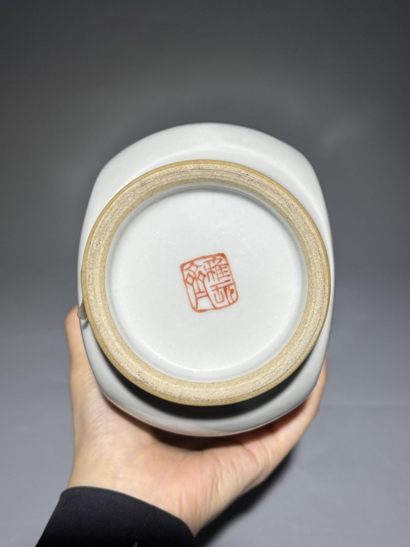    汪凡作品 粉彩荷塘鸣蝉纹四方瓶 （带证书） - 图10